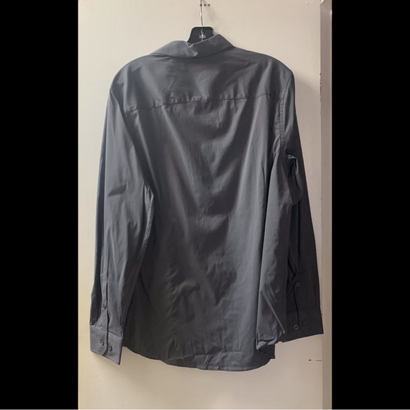 🌟 CrownLux Performance Stretch Shirt - Picture 5 of 7